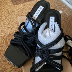 BNIB Steve Madden “Idolized” black sandals, size 7.5